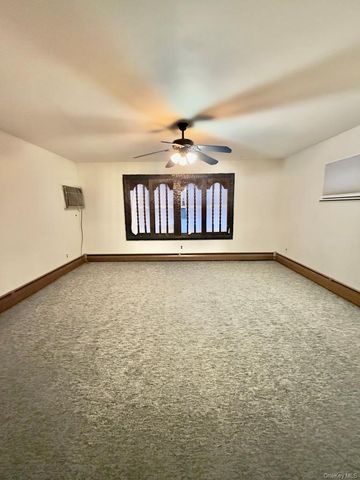 107 Ball Park Lane, Hicksville, NY 11801