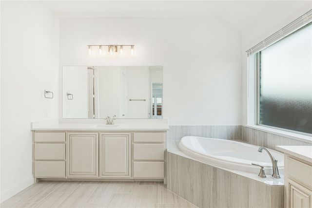 2504 Lakeway Lane, Mansfield, TX 76084