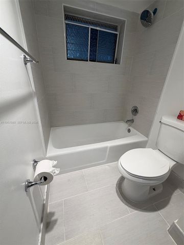 7851 Dunham Blvd 5, Miami, FL 33138