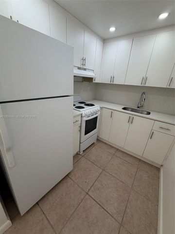 7851 Dunham Blvd 5, Miami, FL 33138