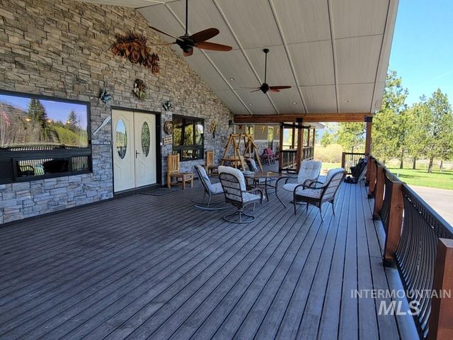 191 Clear Creek Road, Cascade, ID 83611