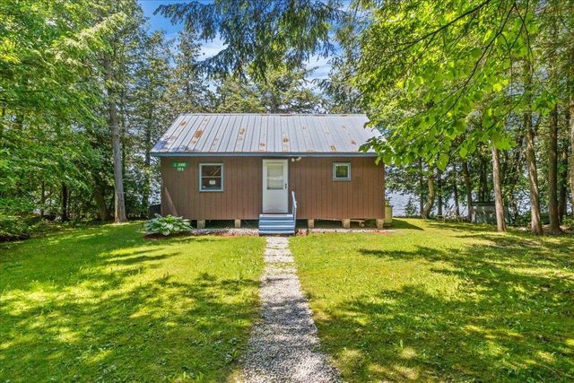 306 Hammond Shore Road, Franklin, VT 05457