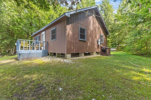 306 Hammond Shore Road, Franklin, VT 05457