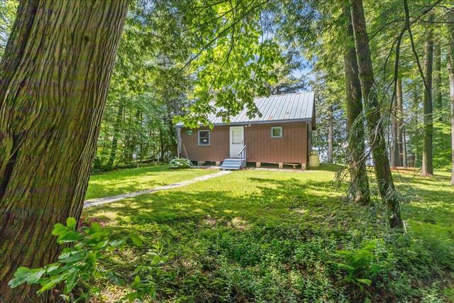 306 Hammond Shore Road, Franklin, VT 05457