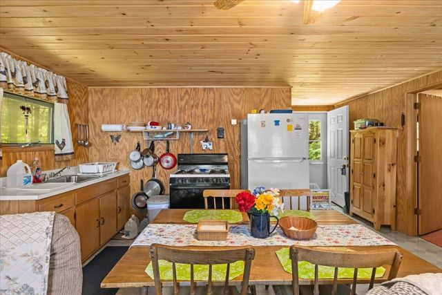 306 Hammond Shore Road, Franklin, VT 05457