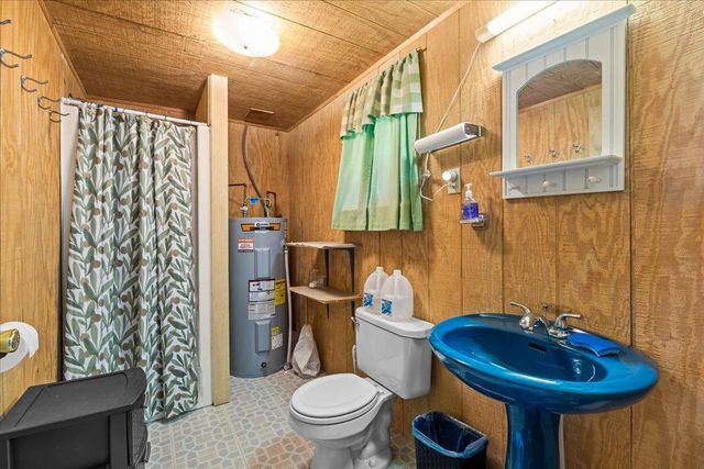306 Hammond Shore Road, Franklin, VT 05457
