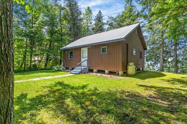 306 Hammond Shore Road, Franklin, VT 05457