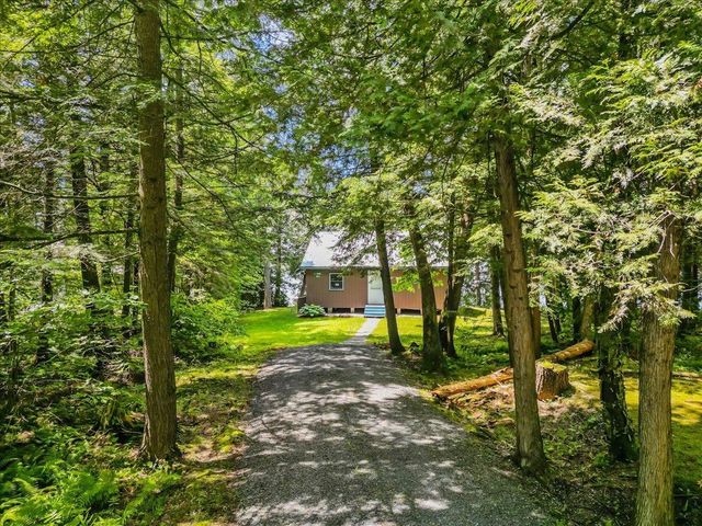 306 Hammond Shore Road, Franklin, VT 05457