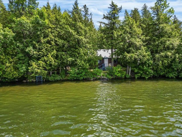 306 Hammond Shore Road, Franklin, VT 05457
