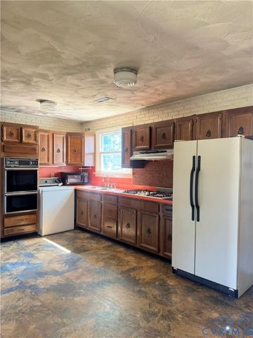 2011 Holly St, Henrico, VA 23223