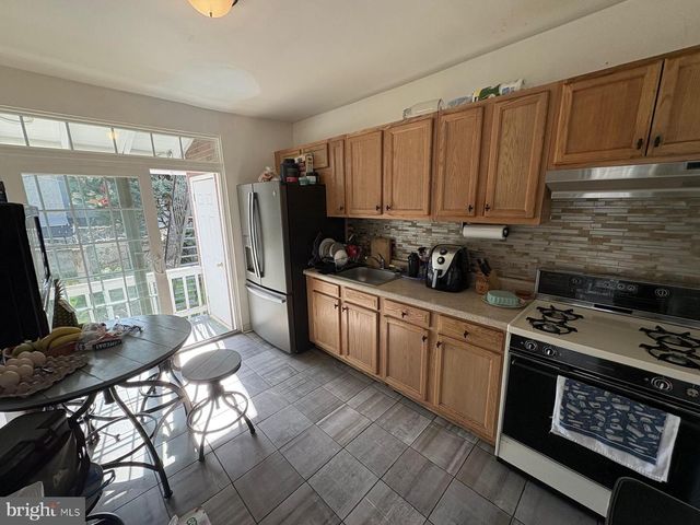 921 N 3RD ST, Reading, PA 19601