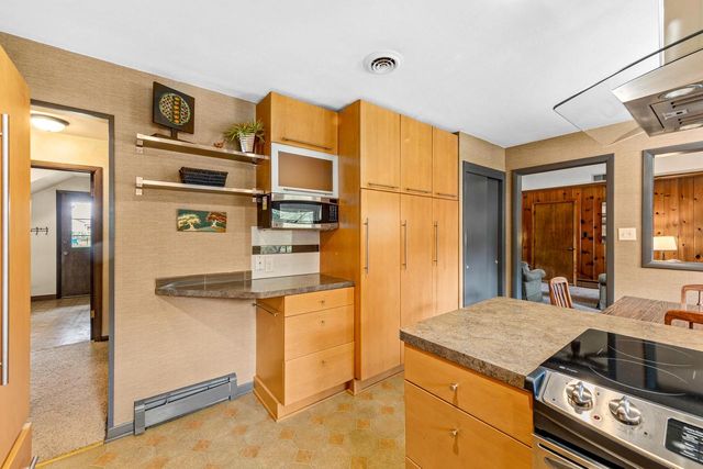 5254 S Allenwood LANE, Hales Corners, WI 53130
