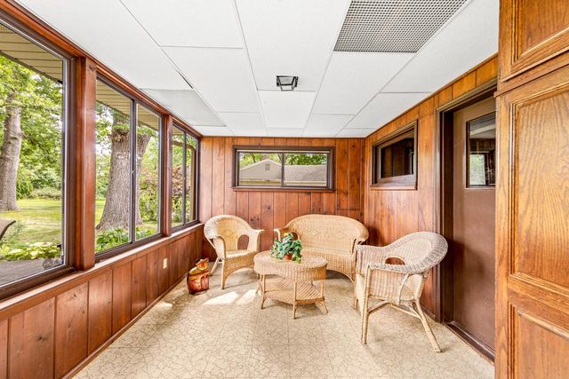5254 S Allenwood LANE, Hales Corners, WI 53130