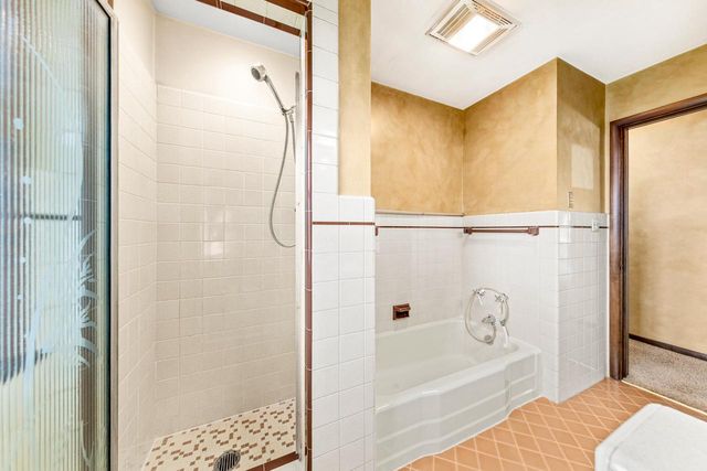 5254 S Allenwood LANE, Hales Corners, WI 53130