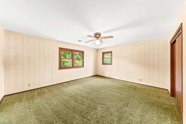5254 S Allenwood LANE, Hales Corners, WI 53130