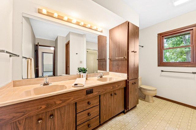 5254 S Allenwood LANE, Hales Corners, WI 53130