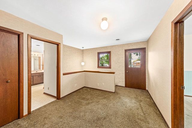 5254 S Allenwood LANE, Hales Corners, WI 53130