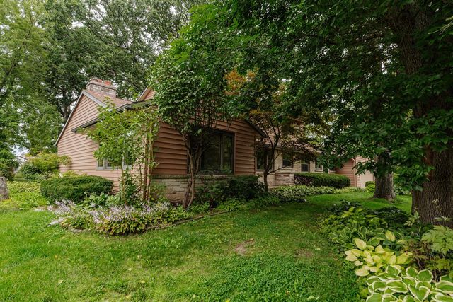 5254 S Allenwood LANE, Hales Corners, WI 53130