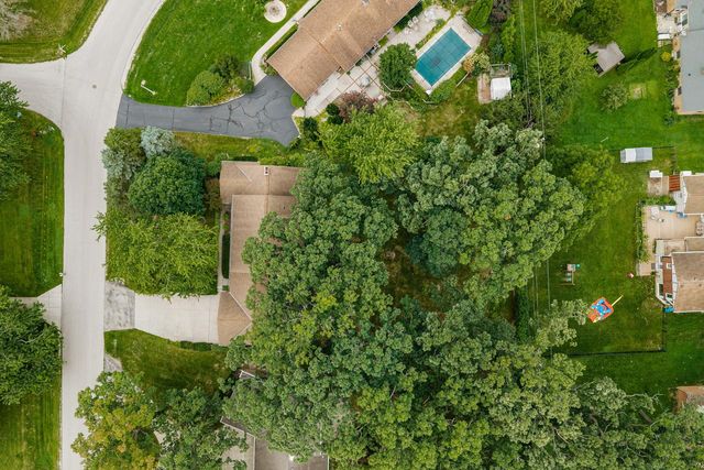 5254 S Allenwood LANE, Hales Corners, WI 53130