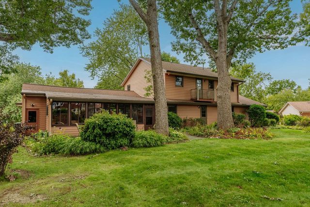 5254 S Allenwood LANE, Hales Corners, WI 53130