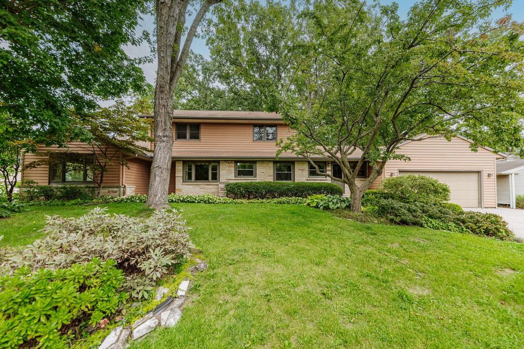 5254 S Allenwood LANE, Hales Corners, WI 53130