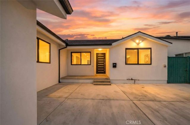 15753 Cohasset Street, Van Nuys, CA 91406