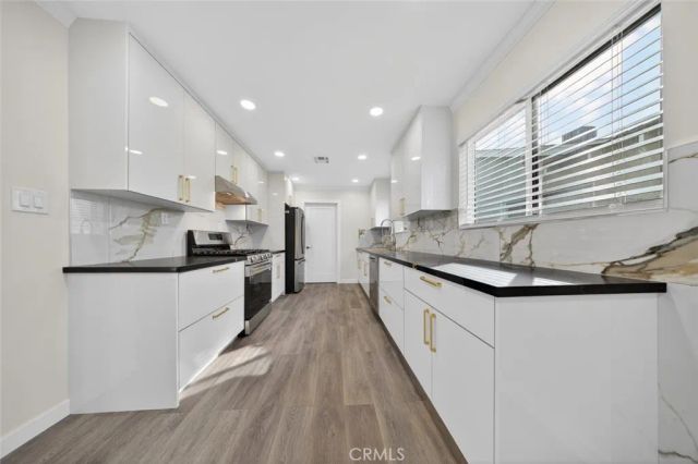 15753 Cohasset Street, Van Nuys, CA 91406