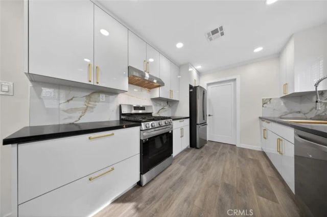 15753 Cohasset Street, Van Nuys, CA 91406