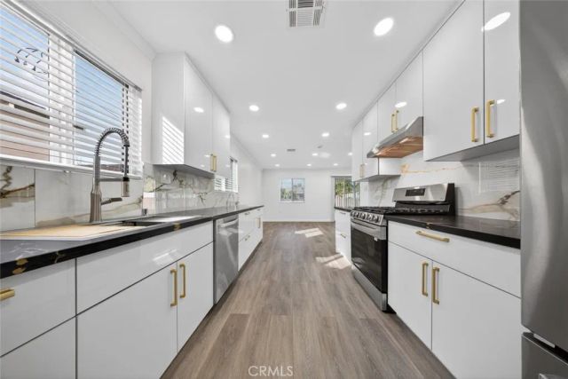 15753 Cohasset Street, Van Nuys, CA 91406