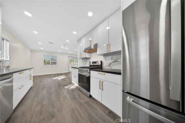 15753 Cohasset Street, Van Nuys, CA 91406