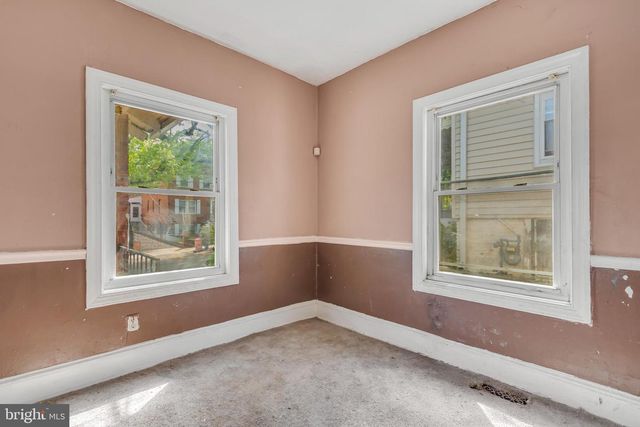 4530 DIX ST NE, Washington, DC 20019