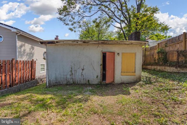 4530 DIX ST NE, Washington, DC 20019