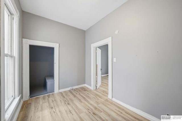 1775 S 9 Street, Omaha, NE 68108