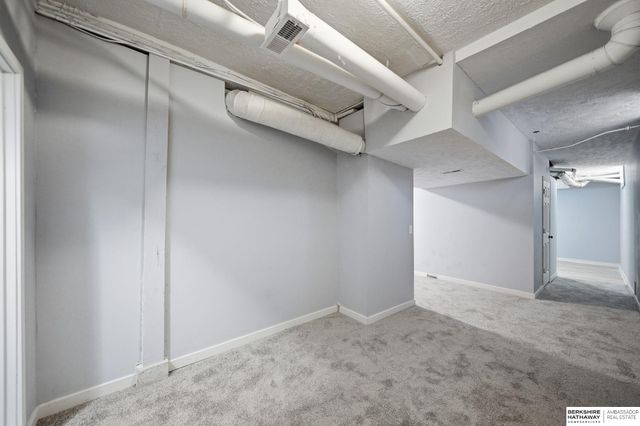 1775 S 9 Street, Omaha, NE 68108