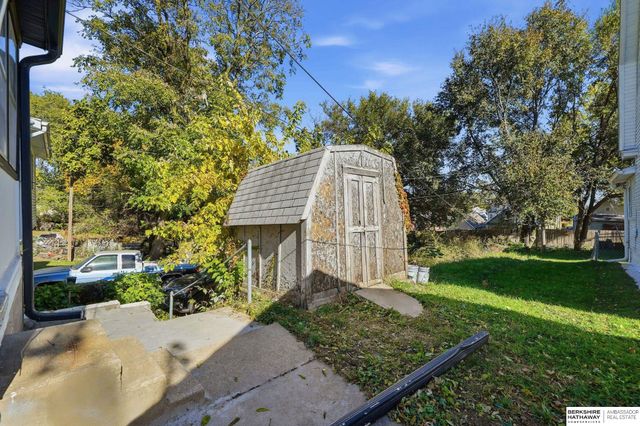 1775 S 9 Street, Omaha, NE 68108