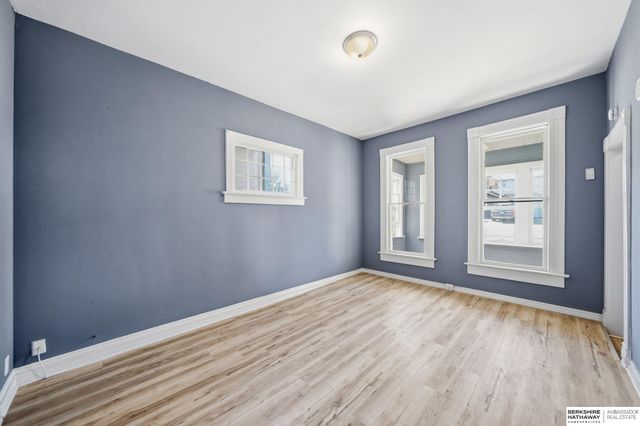 1775 S 9 Street, Omaha, NE 68108