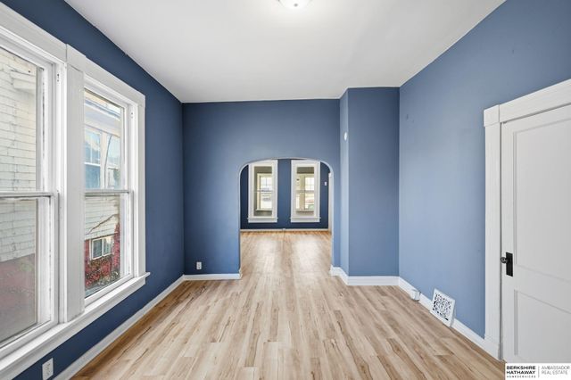 1775 S 9 Street, Omaha, NE 68108