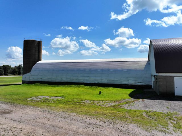 8010 Center Street, Clear Lake, MN 55319