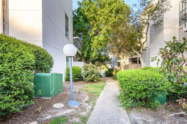 7950 N Stadium Drive 226, Houston, TX 77030