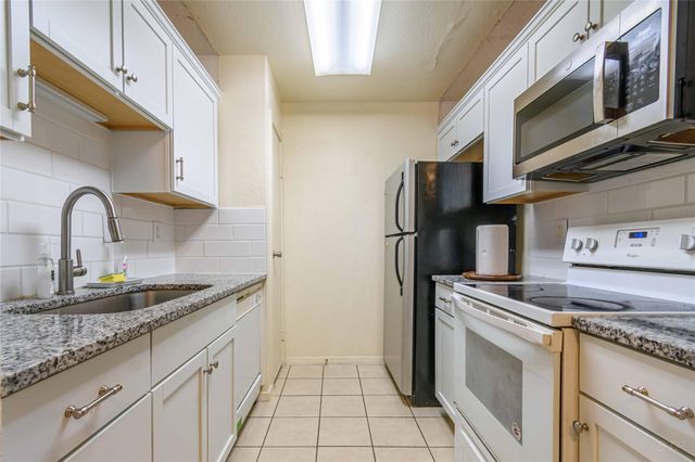 7950 N Stadium Drive 226, Houston, TX 77030