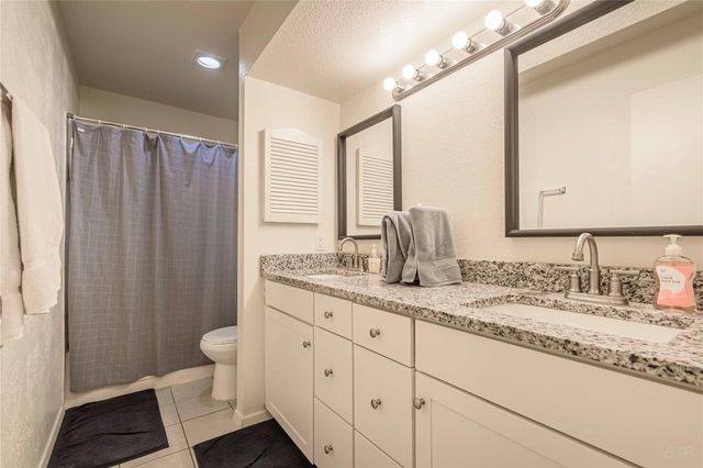 7950 N Stadium Drive 226, Houston, TX 77030