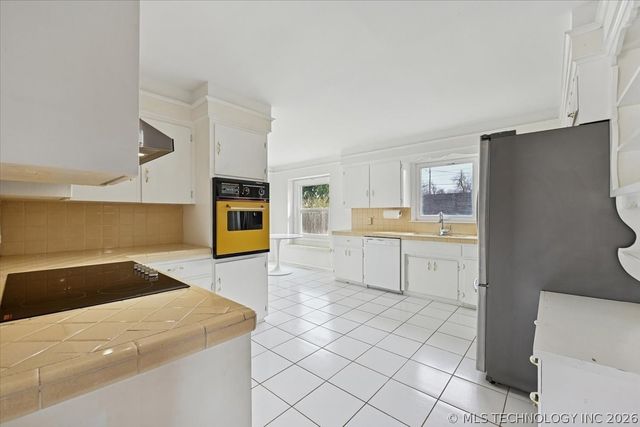 3835 S Gary Place, Tulsa, OK 74105