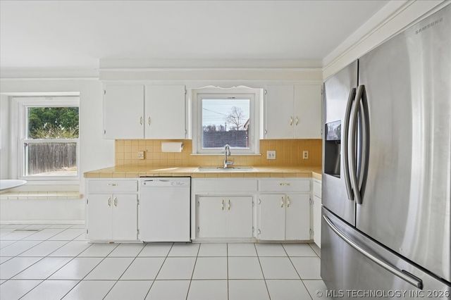 3835 S Gary Place, Tulsa, OK 74105