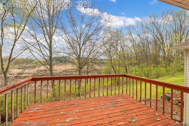 9200 Clyde Road, Fenton, MI 48430
