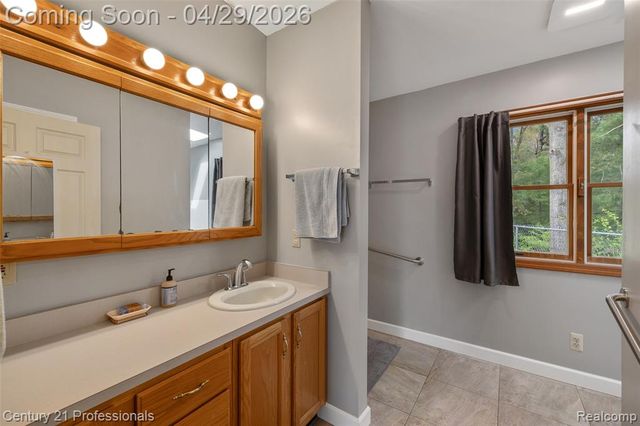 9200 Clyde Road, Fenton, MI 48430