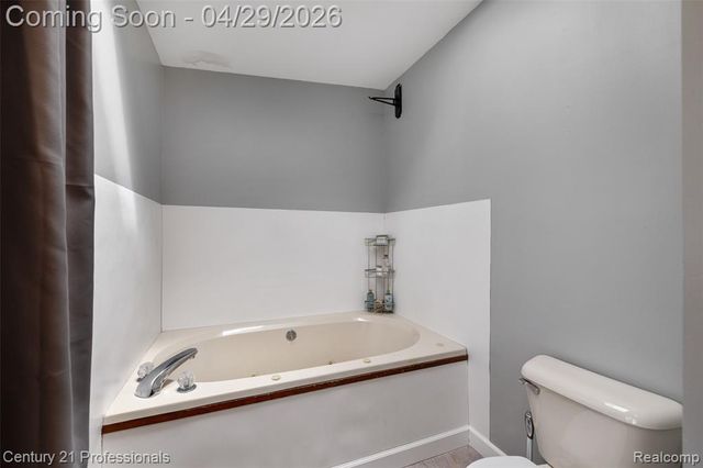 9200 Clyde Road, Fenton, MI 48430