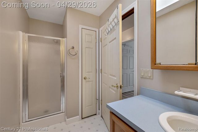 9200 Clyde Road, Fenton, MI 48430