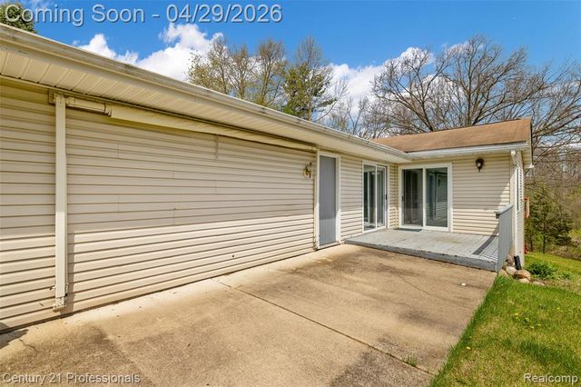 9200 Clyde Road, Fenton, MI 48430