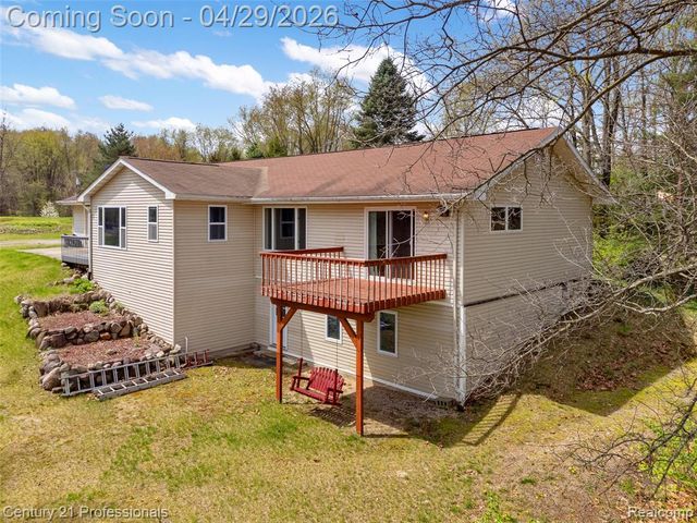 9200 Clyde Road, Fenton, MI 48430