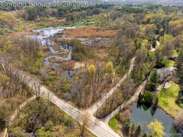 9200 Clyde Road, Fenton, MI 48430